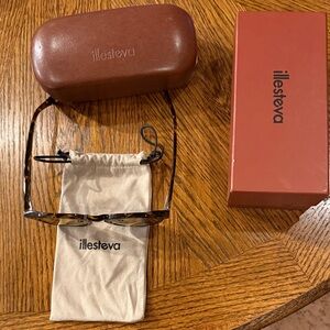 Illesteva Brown tortoise Patterned Glasses